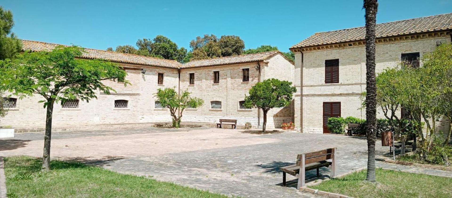 洛雷托 Casa Famiglia Di Nazareth酒店 外观 照片